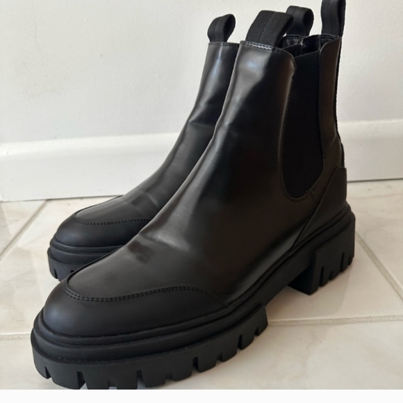 ZARA Black Chunky Ankle Boots - Picture 3 of 6